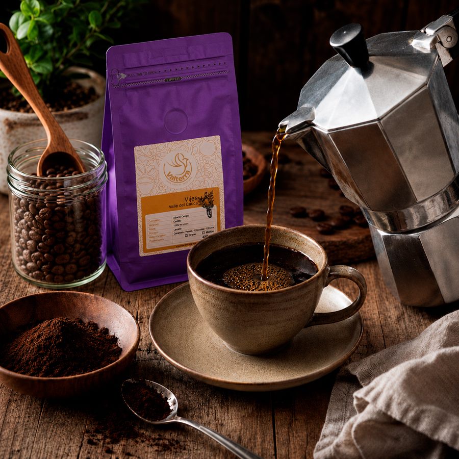 Preparación de café Valterra en cafetera italiana